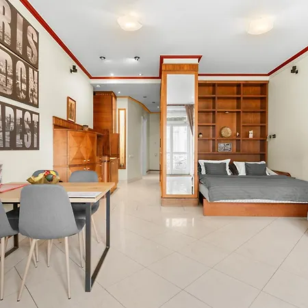 Breathless Panorama Basilica With Balcony Need Reservation For Free Parking Lägenhet