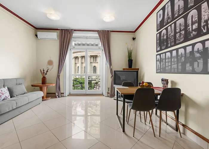 Breathless Panorama Basilica With Balcony Need Reservation For Free Parking Apartament Budapesta